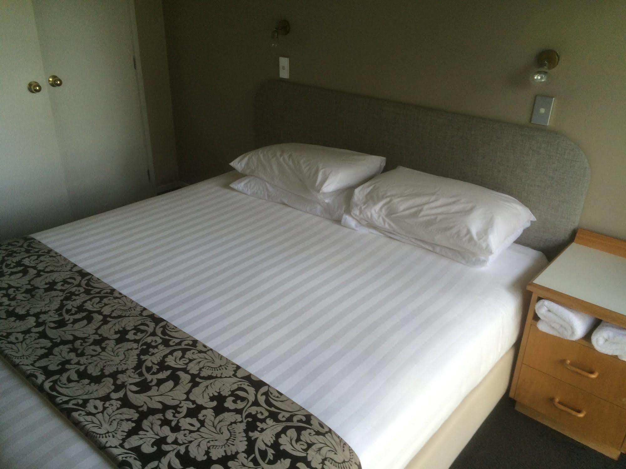 Fountain City Motor Inn Гамильтон Экстерьер фото